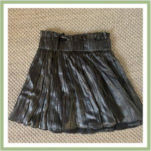DO+BE Black Metallic Pleated Elastic Waist Mini Skirt